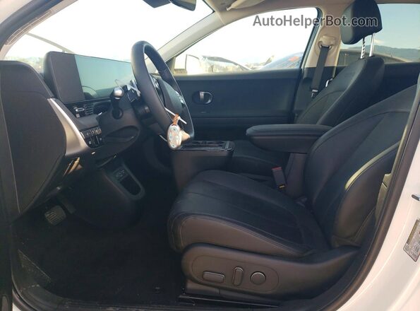 7YAKN4DA1SY040136 2025 HYUNDAI IONIQ White Вид салону спереду