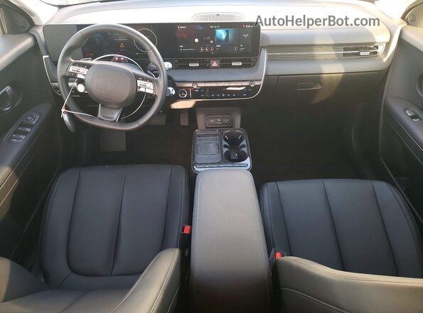 7YAKN4DA1SY040136 2025 HYUNDAI IONIQ White Вид панелі приладів
