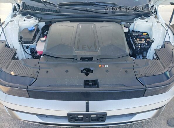 7YAKN4DA1SY040136 2025 HYUNDAI IONIQ White Вид підкапотного простору