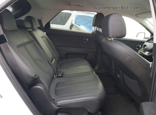 7YAKN4DA6SY016933 2025 HYUNDAI IONIQ White Rear interior view