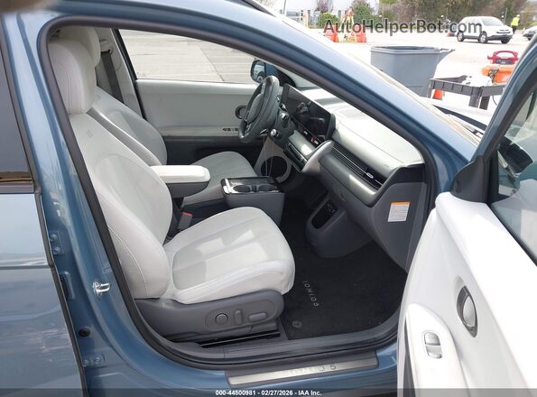 7YAKR4DA8SY010880 2025 HYUNDAI IONIQ 5 Light Blue Front interior view