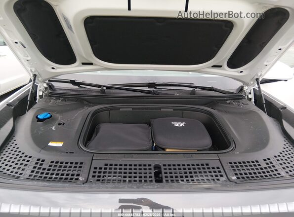 7YAMUFS32TY004971 2026 HYUNDAI IONIQ 9 White Rear view