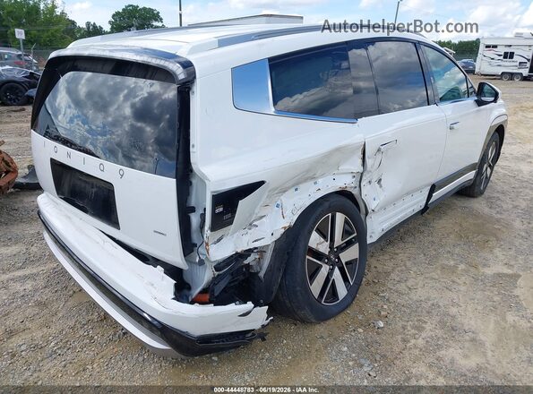 7YAMUFS32TY004971 2026 HYUNDAI IONIQ 9 White Front view