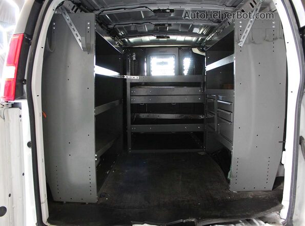 1GTW7AFP5P1188115 2023 GMC SAVANA White Widok wnętrza z przodu