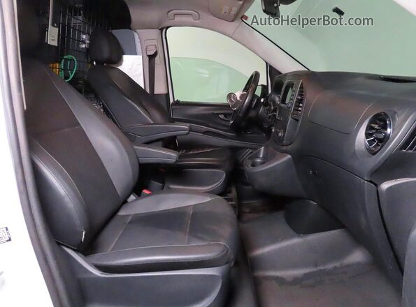 W1YV0BEY7P4225028 2023 MERCEDES-BENZ METRIS White Widok z tyłu