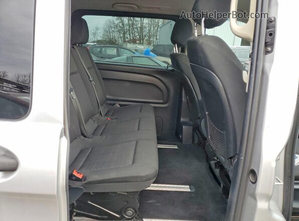 WD4PG2EE8H3222408 2017 MERCEDES-BENZ METRIS Серебряный 