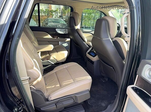 5LMJJ3KT0NEL05009 2022 LINCOLN NAVIGATOR Black Vista interior delantera