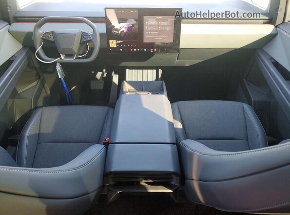 7G2CEGEC3SA076420 2025 TESLA CYBERTRUCK Silver Սարքավորումների վահանակի տեսք