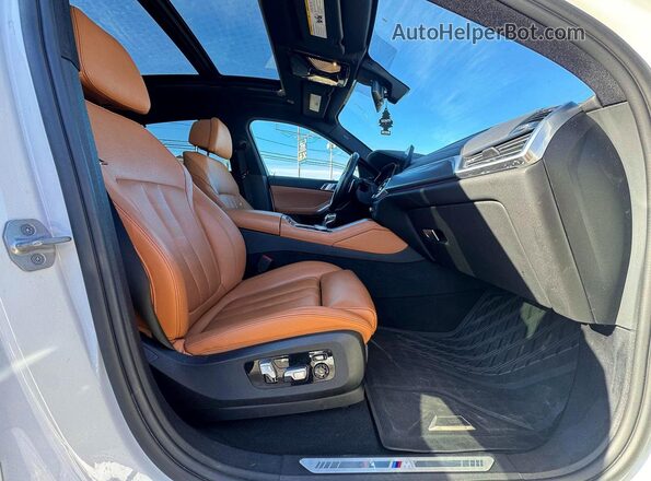5UXCY6C01M9F28752 2021 BMW X6 White წინა ხედი