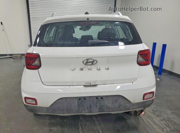 KMHRC8A38SU353034 2025 HYUNDAI VENUE Белый Вид салона спереди