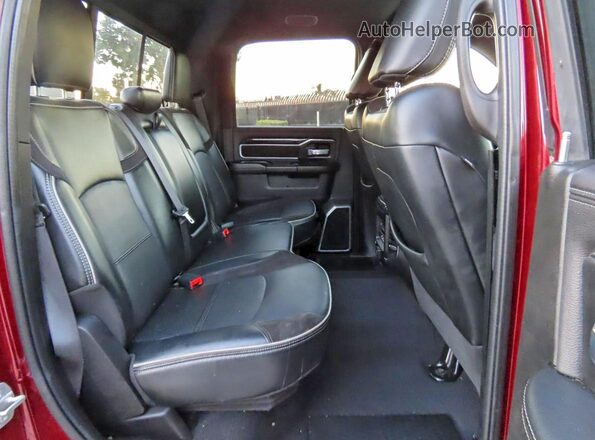 3C6UR5FL4NG280814 2022 RAM 2500 Red Вид салону спереду