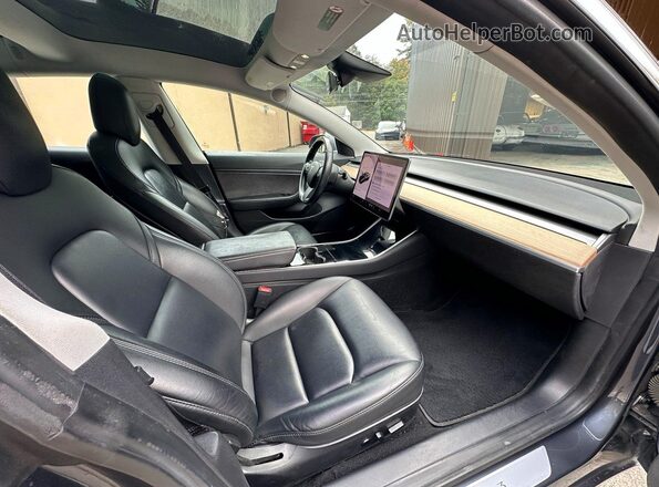 5YJ3E1EB1JF119421 2018 TESLA MODEL Gray Widok z tyłu