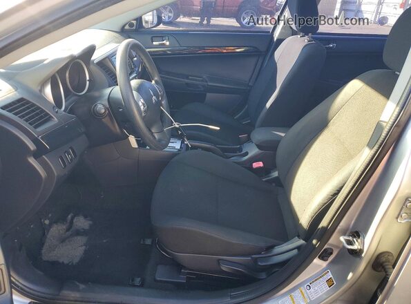 JA32U2FU3HU013640 2017 MITSUBISHI LANCER Silver Widok wnętrza z przodu