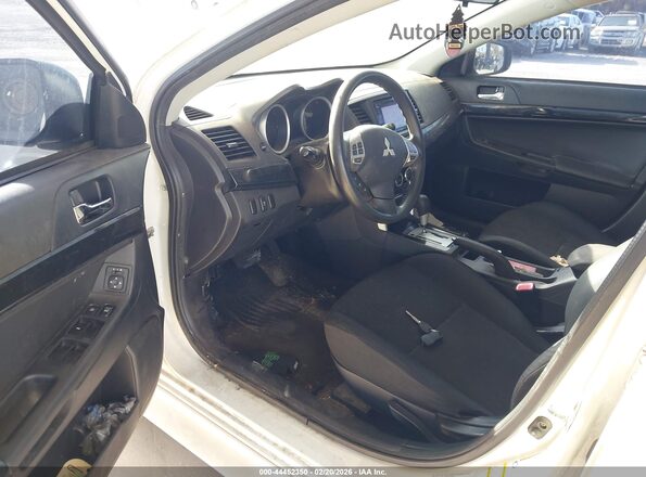 JA32U2FUXHU002666 2017 MITSUBISHI LANCER White Вид салону спереду