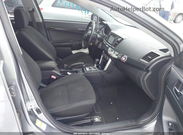 JA32V2FW7HU004972 2017 MITSUBISHI LANCER Серый Вид салона спереди