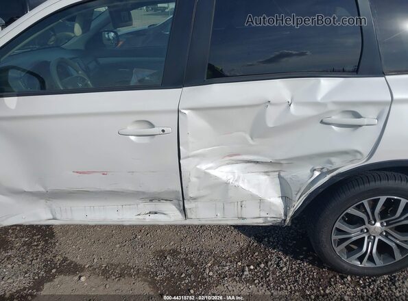 JA4AD2A36JZ010004 2018 MITSUBISHI OUTLANDER White 