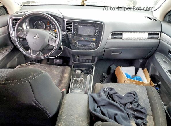JA4AD2A37HZ031292 2017 MITSUBISHI OUTLANDER Серебряный Вид панели приборов