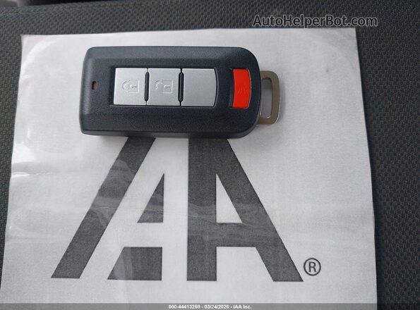 JA4AD3A30HZ063278 2017 MITSUBISHI OUTLANDER Silver Widok deski rozdzielczej