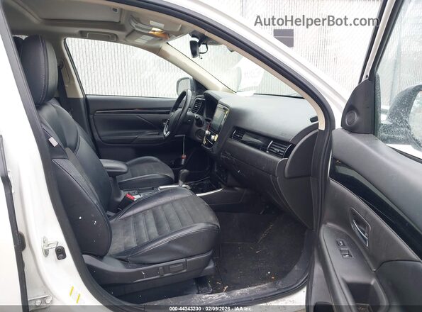 JA4AD3A33LZ042417 2020 MITSUBISHI OUTLANDER White Սալոնի դիմացի տեսք