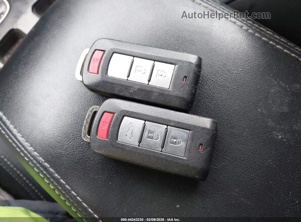 JA4AD3A33LZ042417 2020 MITSUBISHI OUTLANDER White Առջևի վահանակի տեսք