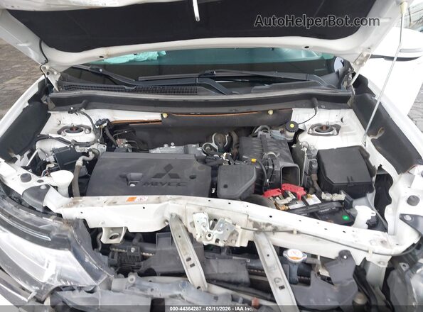 JA4AD3A3XJZ004745 2018 MITSUBISHI OUTLANDER White 