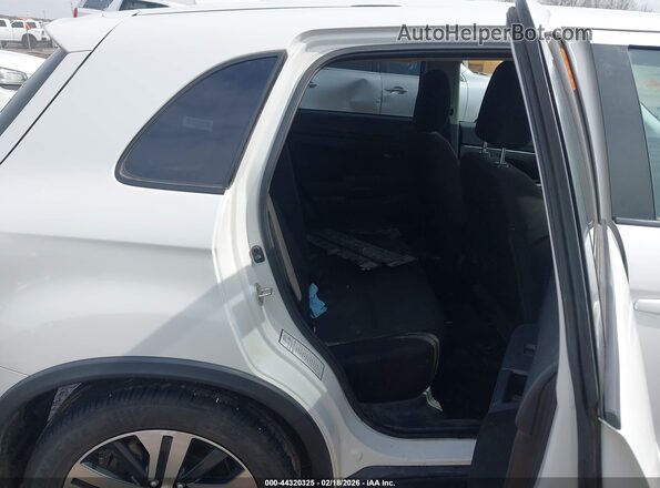 JA4APUAU0MU031878 2021 MITSUBISHI OUTLANDER SPORT White Вид наклейки з VIN-кодом
