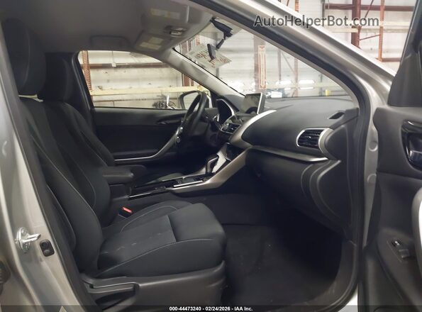 JA4AT5AA7JZ065290 2018 MITSUBISHI ECLIPSE CROSS Серебряный 