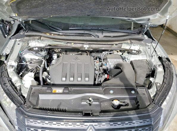 JA4ATWAA7SZ045273 2025 MITSUBISHI ECLIPSE Silver Vista del compartimento del motor
