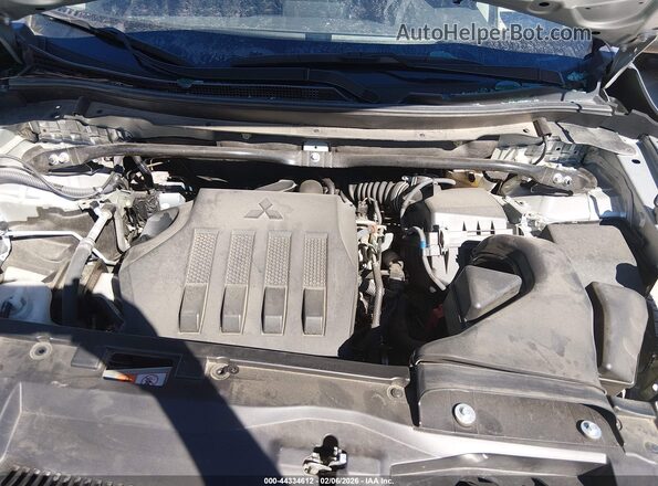 JA4ATWAA8RZ076820 2024 MITSUBISHI ECLIPSE CROSS Silver უკანა ხედი