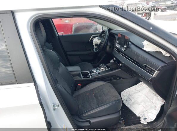 JA4J3VA81RZ065035 2024 MITSUBISHI OUTLANDER White Widok wnętrza z przodu