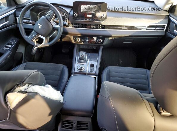 JA4J3VA85RZ033625 2024 MITSUBISHI OUTLANDER Black Widok deski rozdzielczej