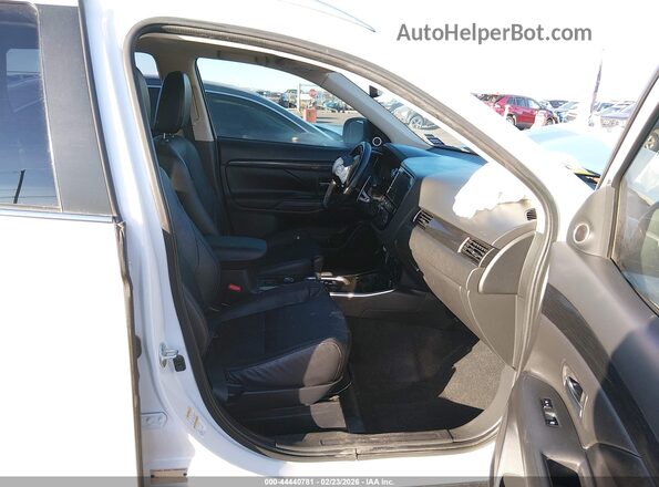 JA4JZ4AX1HZ019106 2017 MITSUBISHI OUTLANDER White Вид салону спереду