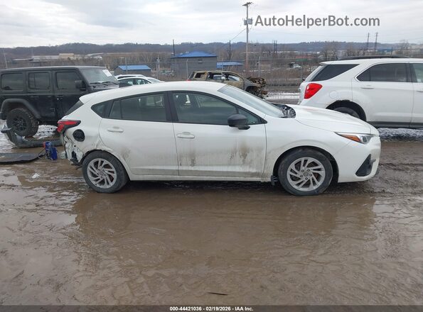 JF1GUABC4R8856647 2024 SUBARU IMPREZA White Սալոնի հետևի տեսք
