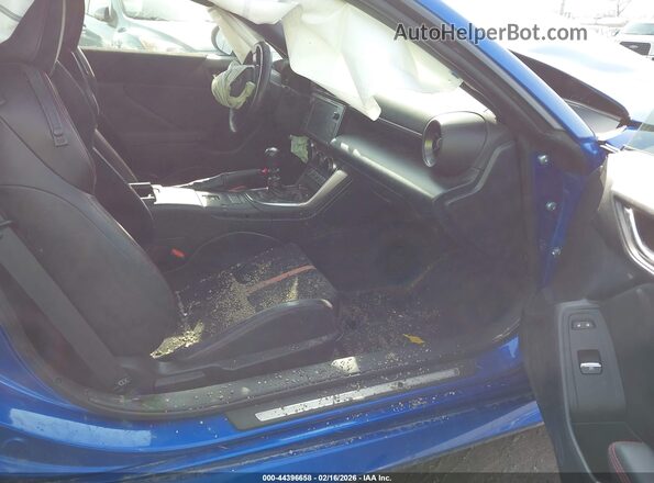 JF1ZDBE16N9701112 2022 SUBARU BRZ Blue Вид салону спереду
