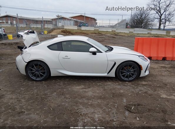 JF1ZDBF17N8700801 2022 SUBARU BRZ White Widok wnętrza z tyłu