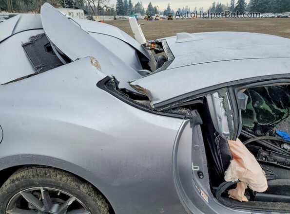 JF1ZNAA16H8710075 2017 TOYOTA 86 Silver 