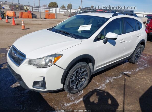JF2GPABC9H8206407 2017 SUBARU CROSSTREK White Przód lewy