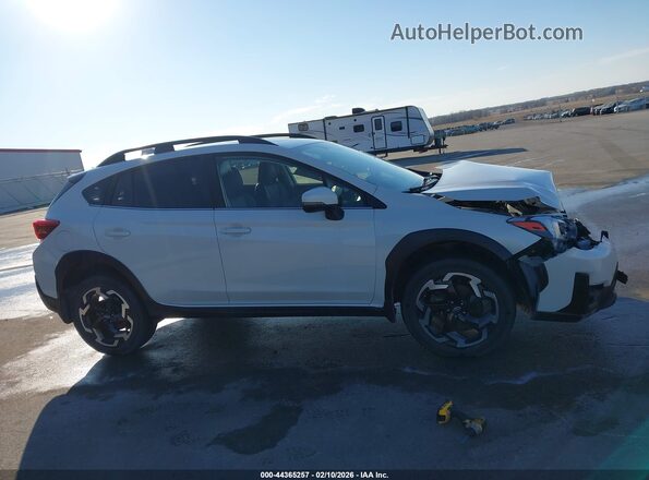 JF2GTHNC3N8210416 2022 SUBARU CROSSTREK White Vista interior trasera