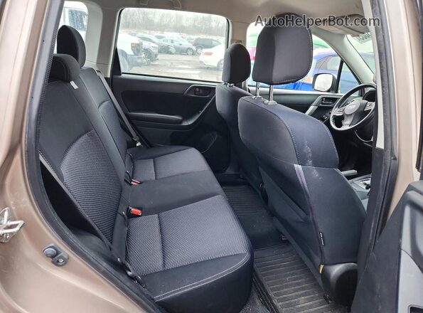 JF2SJAAC3GH536538 2016 SUBARU FORESTER 2.5 Желто-коричневый Вид задних сидений