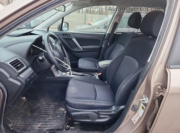 JF2SJAAC3GH536538 2016 SUBARU FORESTER 2.5 Желто-коричневый Вид салона спереди