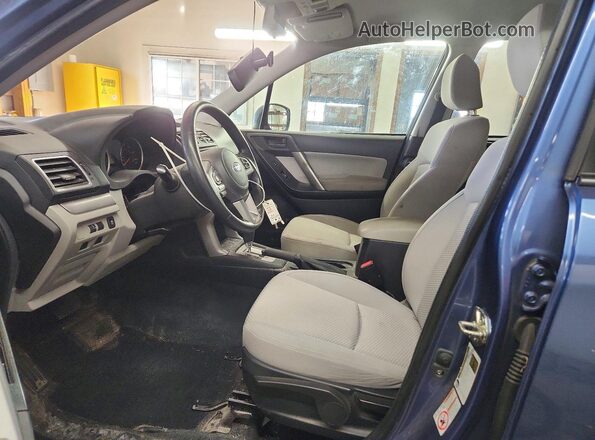 JF2SJABC8JH571582 2018 SUBARU FORESTER 2.5 Blue Front interior view