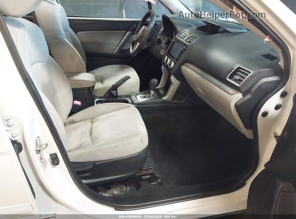 JF2SJAEC5JH521413 2018 SUBARU FORESTER 2.5 Белый Вид салона спереди