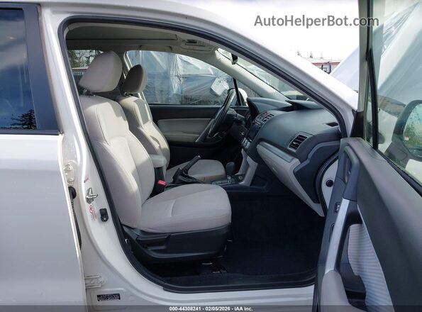 JF2SJAEC7HH479322 2017 SUBARU FORESTER 2.5 White 