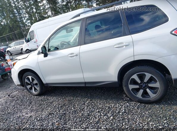 JF2SJAEC7HH479322 2017 SUBARU FORESTER 2.5 White 