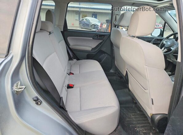 JF2SJAGC2JH456808 2018 SUBARU FORESTER 2.5 Silver Vista de los asientos traseros