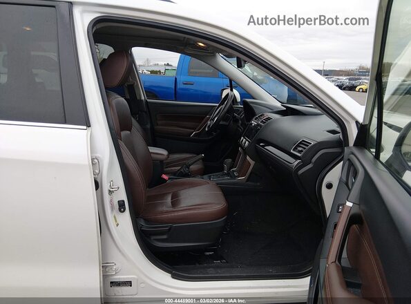 JF2SJAWC0HH571676 2017 SUBARU FORESTER 2.5I TO Белый Вид салона спереди