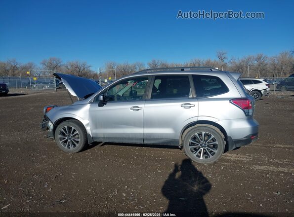 JF2SJGEC6HH487642 2017 SUBARU FORESTER2. Silver 