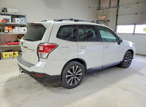 JF2SJGWC5JH448805 2018 SUBARU FORESTER2. White 