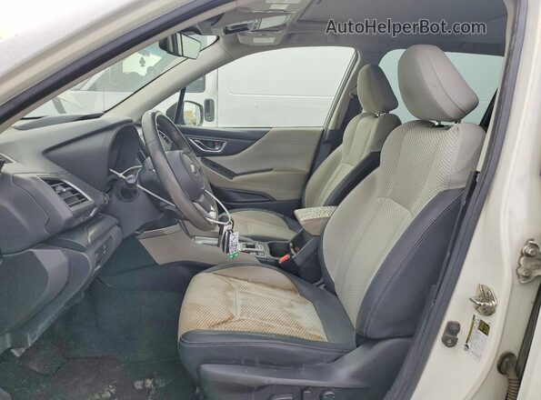 JF2SKADC7NH430440 2022 SUBARU FORESTER White Front interior view