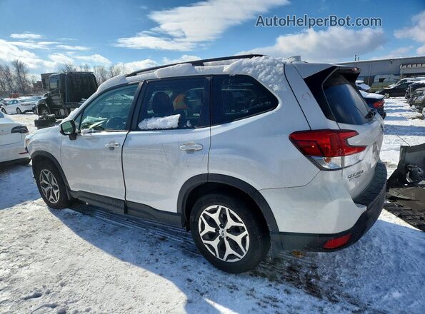 JF2SKAFC4MH475220 2021 SUBARU FORESTER White 